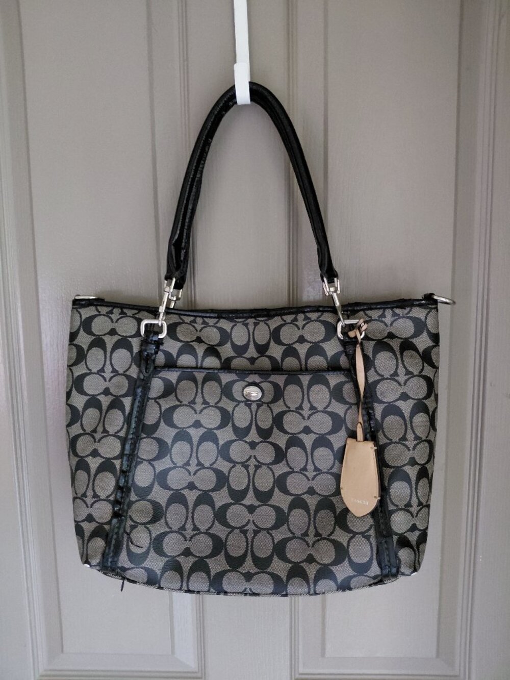 Coach Peyton Signature Pocket Tote F25504